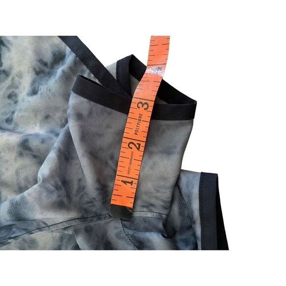 Under Armour Fitted Heat Gear Shorts Athletic Sporty Tie Dye - Picture 7 of 12